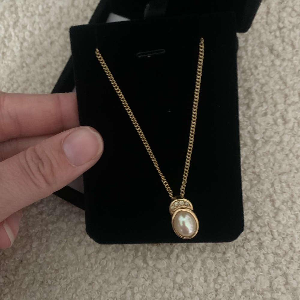 Dior Gold and Cream Pearl Necklace - Picture 6 of 6